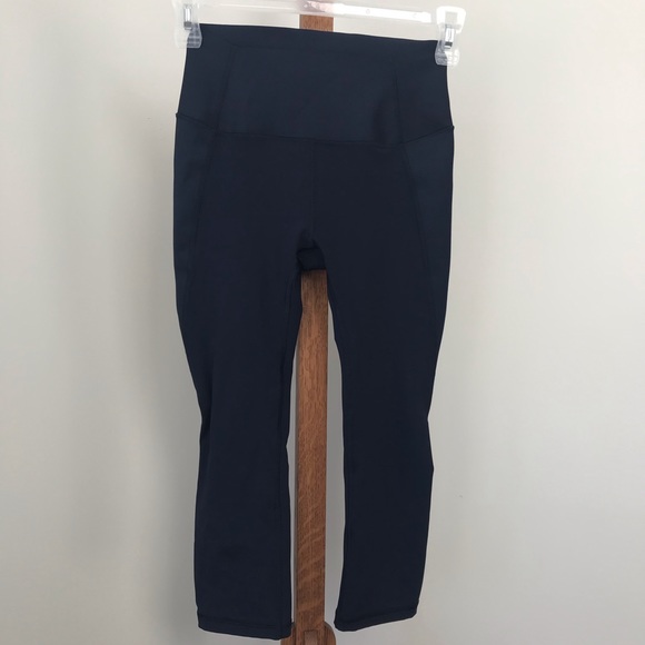 Gap Fit Sculpt Compression Hi-Rise Capri Legging Small, Like new condition - Picture 2 of 12